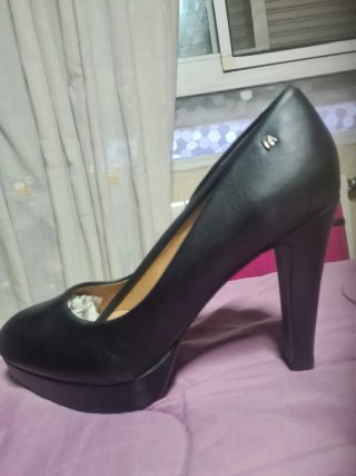 Zapatos de tacón alto y plataforma negros