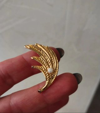 Spilla vintage a forma di foglia