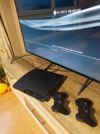 Consola PS3 (PlayStation 3) y 2 Mandos