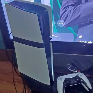 PS5 Pro (PlayStation 5 Pro) con mando