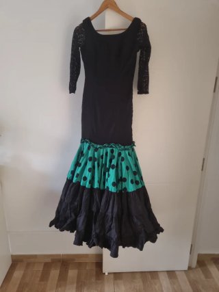 Traje de gitana negro y verde