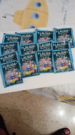 13 Sobres Panini LALIGA HYPERMOTION 25/26
