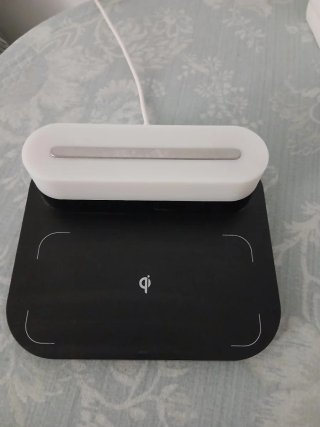 Base de Carga Inalámbrica con Lámpara, SIN CABLE