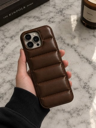 Funda Puffer para iPhone Color Marrón