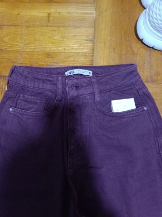 Pantalón vaquero Zara morado