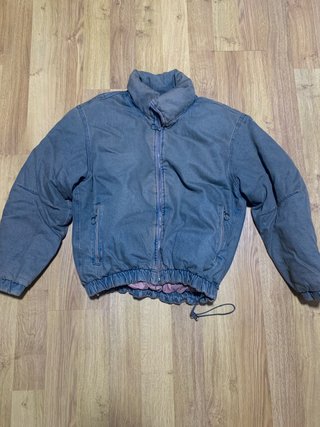 Cazadora vaquera acolchada Zara. Efecto oxidado