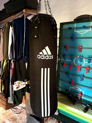Saco de Boxeo Adidas con Guantes