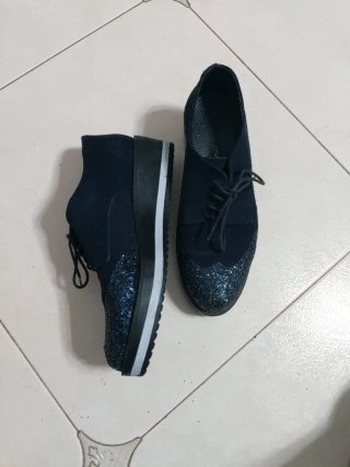 Zapatos con Plataforma y Detalles de Purpurina