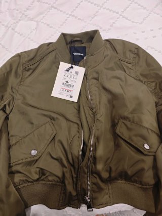 Bomber Verde Pull&Bear Talla S