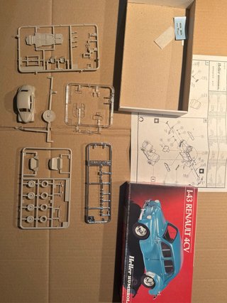 Maqueta Renault 4CV Heller Humbrol