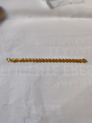 Pulsera chapada con diseño de trébol