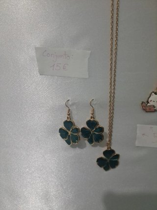 Conjunto Collar y Pendientes Flor artesanales