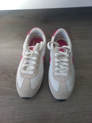 Zapatillas Nike Blancas y Rosas