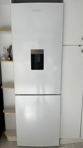 Frigorífico Combi Becken con Dispensador