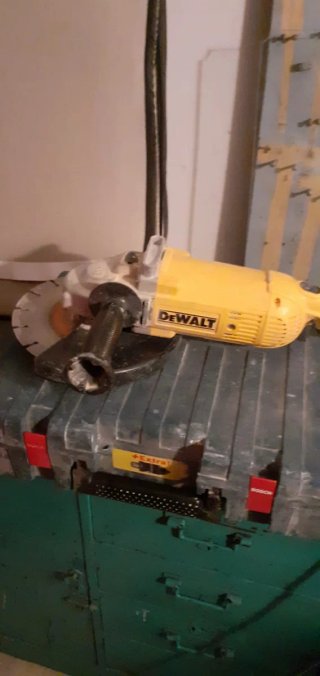 Amoladora Radial Grande DeWalt