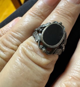 Anillo de plata vintage con piedra negra