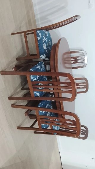 Mesa de Comedor con 6 Sillas 50 euros