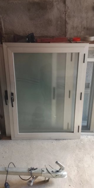 Ventana Abatible de Una Hoja de 94x 125 de alto