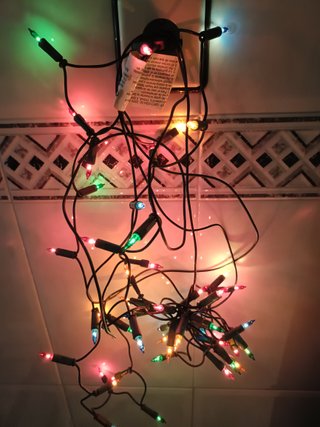 Cadena de Luces y Bolas de Navidad Multicolor