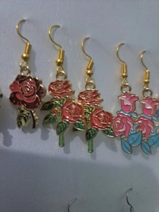 Pendientes Artesanales de Rosas
