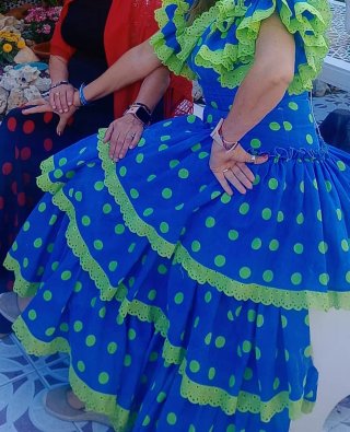 Vestido de sevillana azul y verde