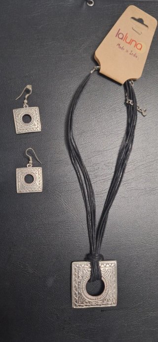 Conjunto Collar y Pendientes laluna