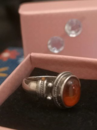 Anillo de Plata con Piedra Ámbar