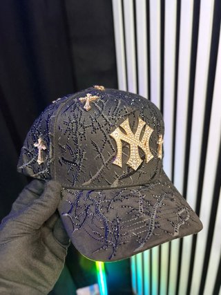 Gorra New Era Negra con Pedrería
