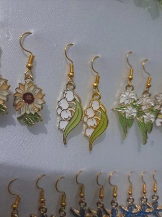 Pendientes Artesanales con Motivos Florales