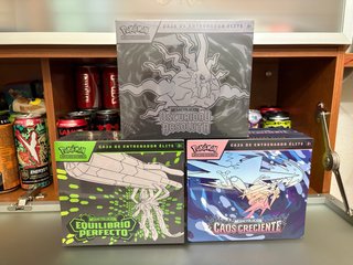 3 Scatole di Allenatore Elite Pokémon (ETB)