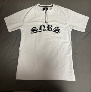 Camiseta Sinners Attire Blanca con Cremallera
