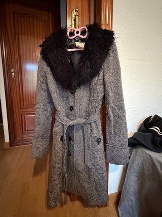 Abrigo Chanel con cuello de pelo