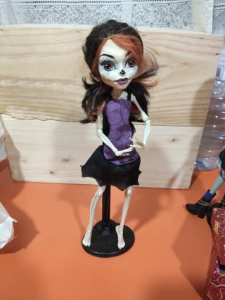 Set de  3 Muñecas Monster High. Y muchos accesorio