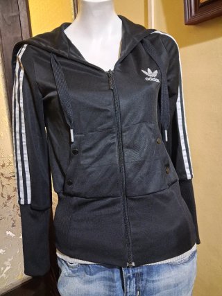 Chaqueta Adidas Negra con Capucha