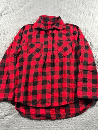 Camisa de cuadros roja y negra