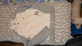 Chaqueta Nike Blanca y Gris talla xl da poca talla