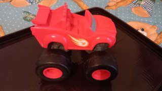 Coche de Juguete Rojo con Sonido