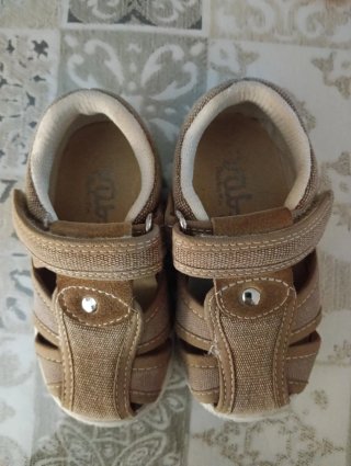 Sandalias de Bebé en Cuero y Textil