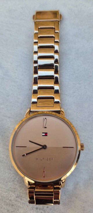 Reloj Tommy Hilfiger Dorado