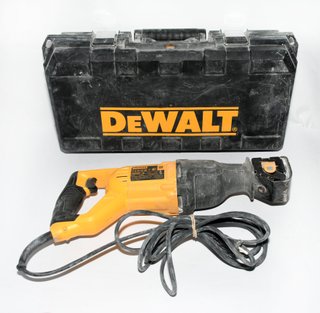 SIERRA SABLE DEWALT DWE305PK