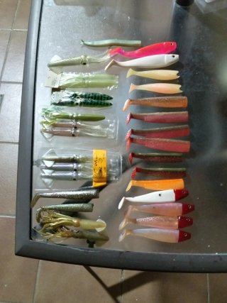 Lote de 31 señuelos para pesca vertical