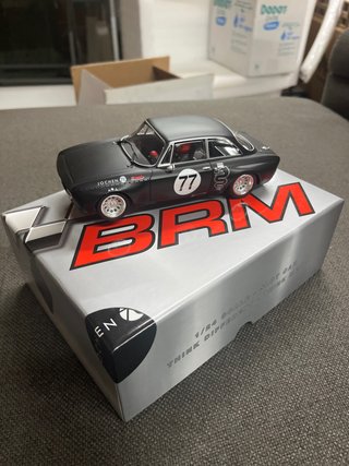 Coche Slot BRM Alfa Romeo Giulia 1/24