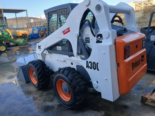 Mini cargadora Bobcat A300