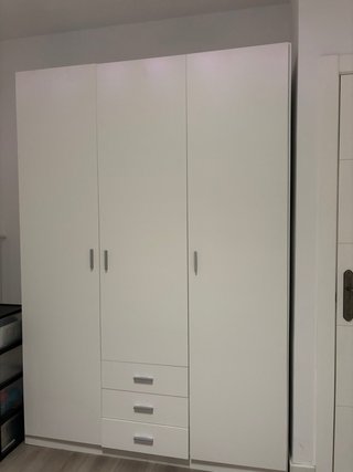 Armario Blanco de Tres Puertas