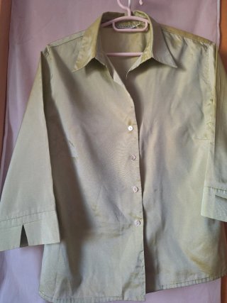 Camisa Verde de Manga Tres Cuartos