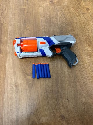 Pistola Nerf Strongarm