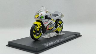 Modellino MotoGP Yamaha YZR250 - Olivier Jacque