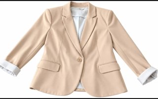 Americana de mujer en color beige arena