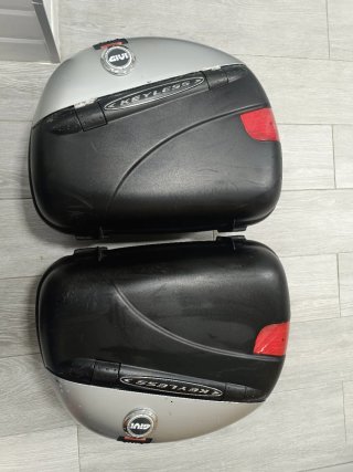 Maletas Laterales GIVI E41 Keyless
