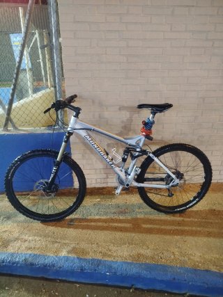 Bicicleta de Montaña Mondraker Doble Suspensión